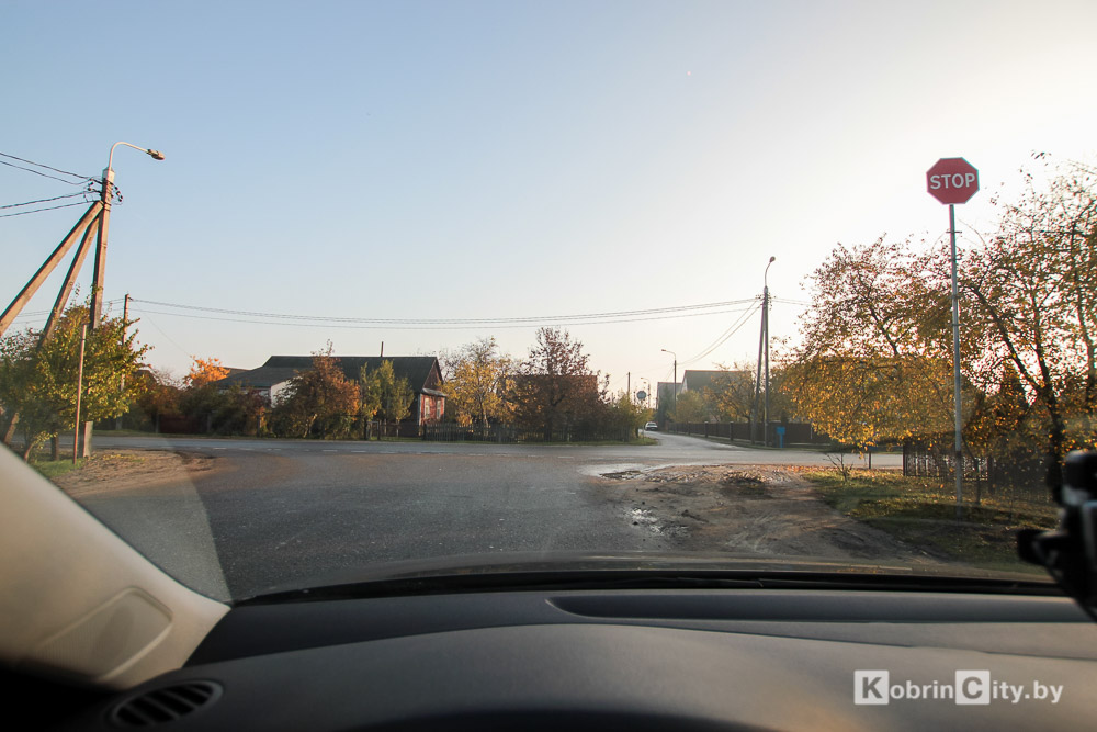Новые знаки приоритета на перекрёстке улиц Свердлова и Чкалова