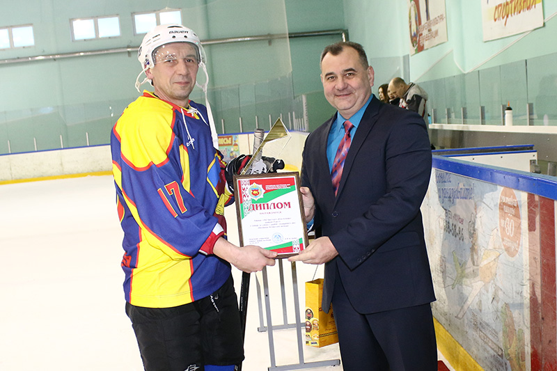 В Кобрине состоялся хоккейный турнир, посвященный Дню белорусской милиции. Золото – ХК «Кобрин», серебро – ХК «Бона» 