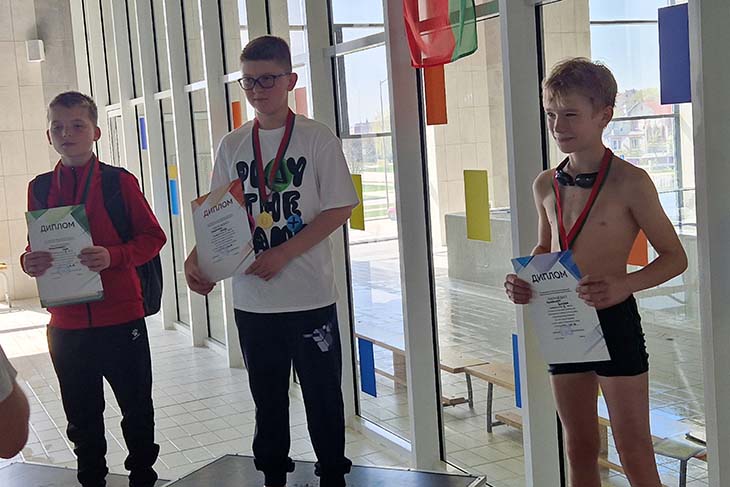 Пловцы Кобринской спортшколы привезли множество призовых мест с открытого первенства в Иваново
