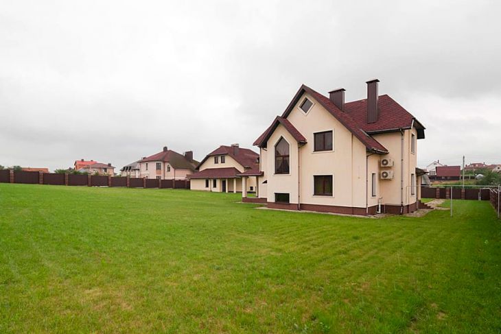 В Беларуси могут разрешить строить второй дом на участке, если позволяют размеры