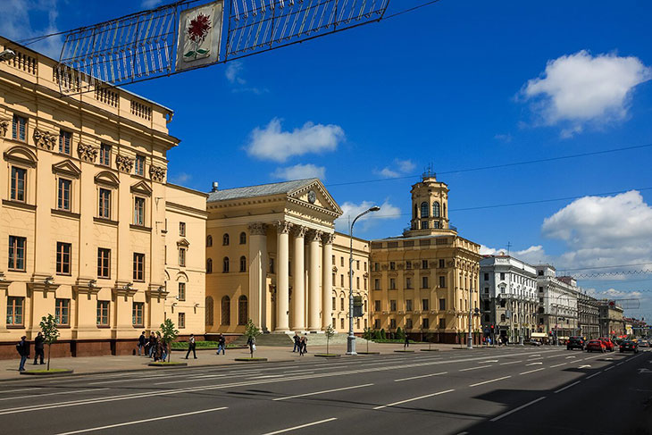 БЧБ-флаг и лозунг «Жыве Беларусь» МВД предлагает включить перечень нацистской символики и атрибутики