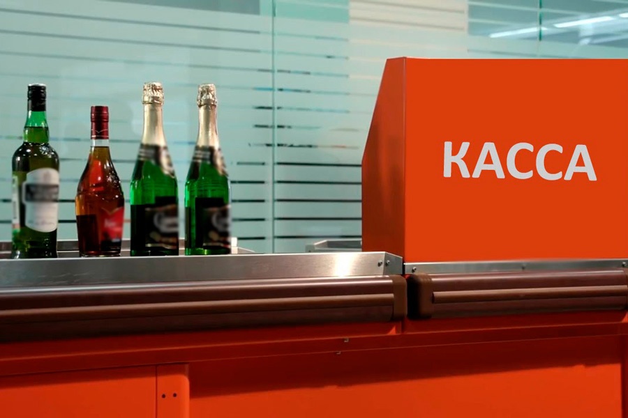 Быть или не быть алкоголю на кассах магазинов — решать белорусам