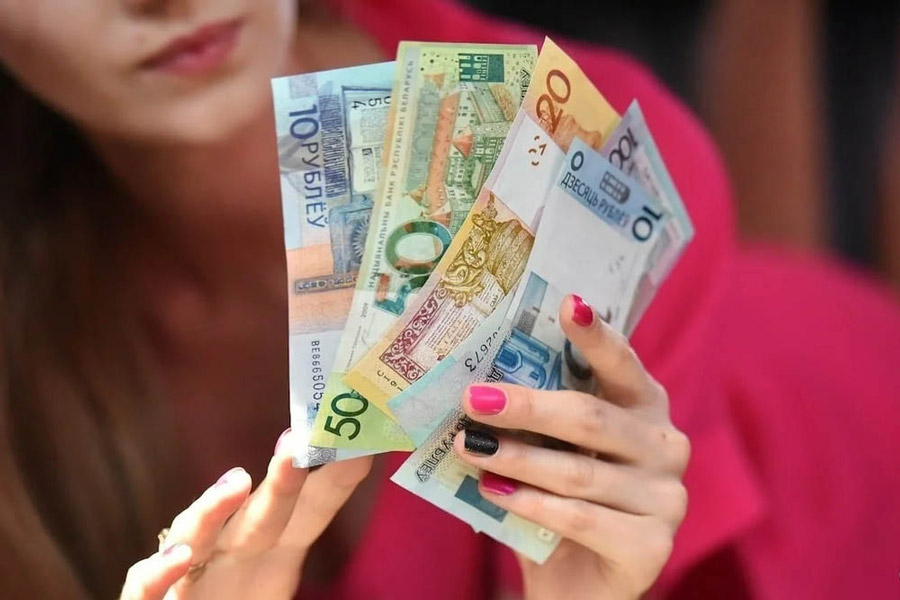 В октябре средние зарплаты белорусов выросли: Брестчина лидер по приросту