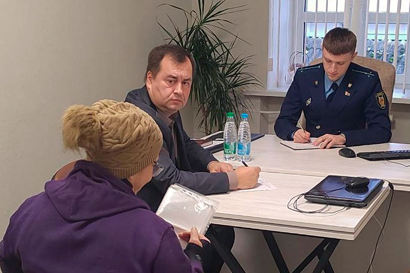 Согласились работать на месте «декретницы» — что с увольнением? На вопросы кобринчан ответили профсоюзные юристы 