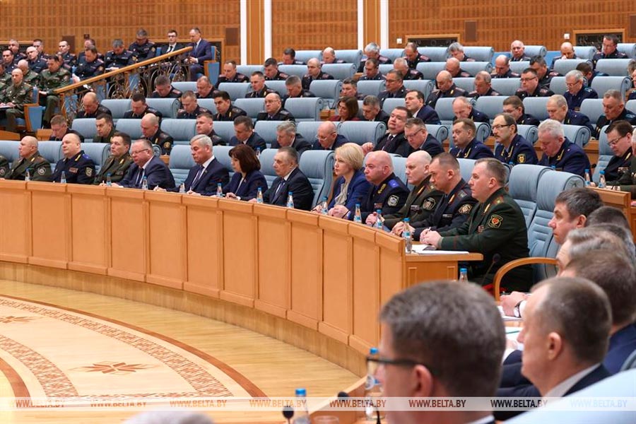 Лукашенко собрал совещание с силовым блоком Беларуси и рассказал о причинах