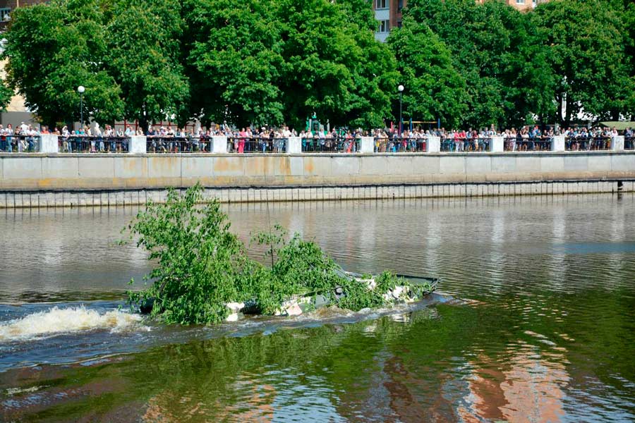 Теперь и в Пинске: 4 июня брестские десантники на бронетранспортерах форсировали реку Пина