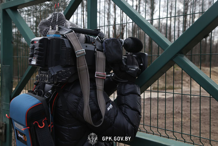 Журналисты иностранных СМИ побывали на границе с Украиной — погранзастава «Дивин»