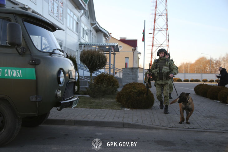 Журналисты иностранных СМИ побывали на границе с Украиной — погранзастава «Дивин»