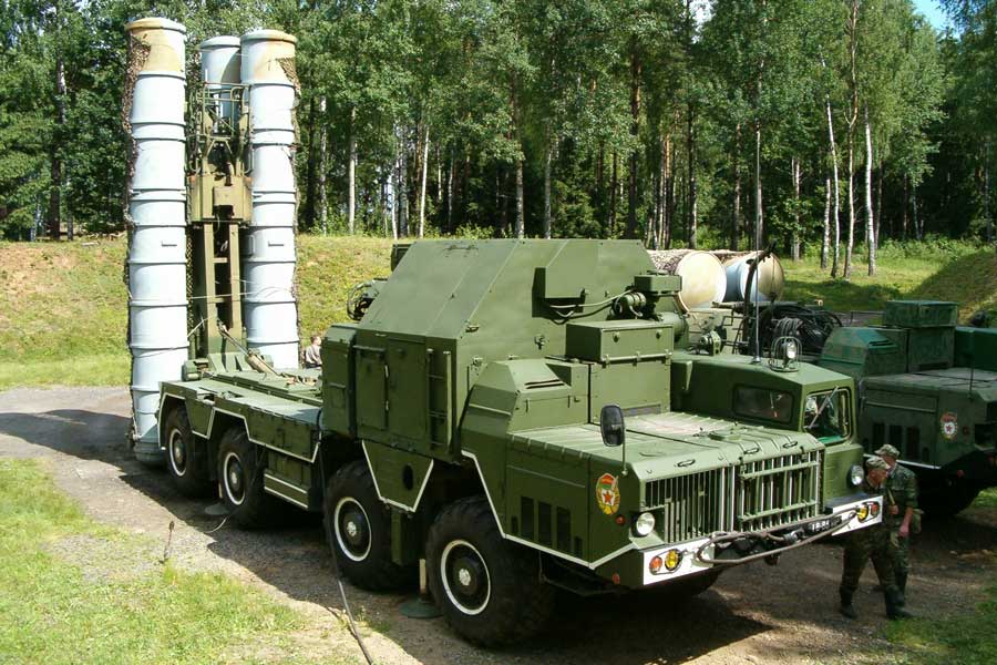 В Лунинце сформировали новый зенитный ракетный полк