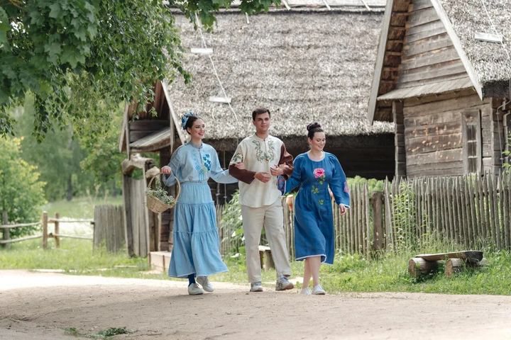 Кобринский дизайнер представила новую коллекцию — мотивы отражают её любовь к родному краю