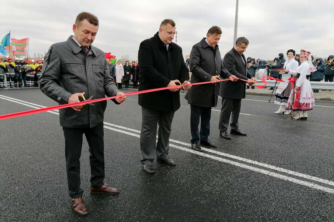 Поехали! В Кобрине после капитального ремонта открыли «новый» мост (Фоторепортаж)