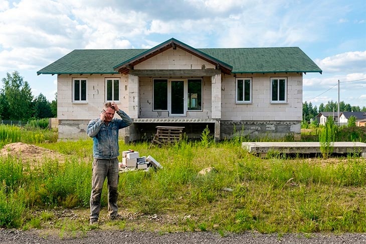 Дом есть, а жилья нет: почему готовое строение могут признать стройматериалами и что с этим делать