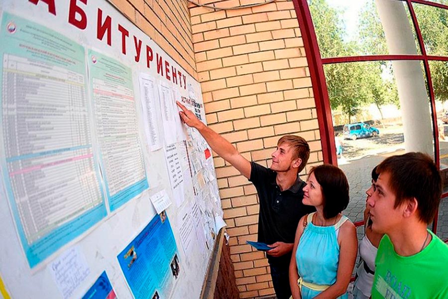 В Беларуси определены сроки приема документов в вузы и графики вступительных экзаменов