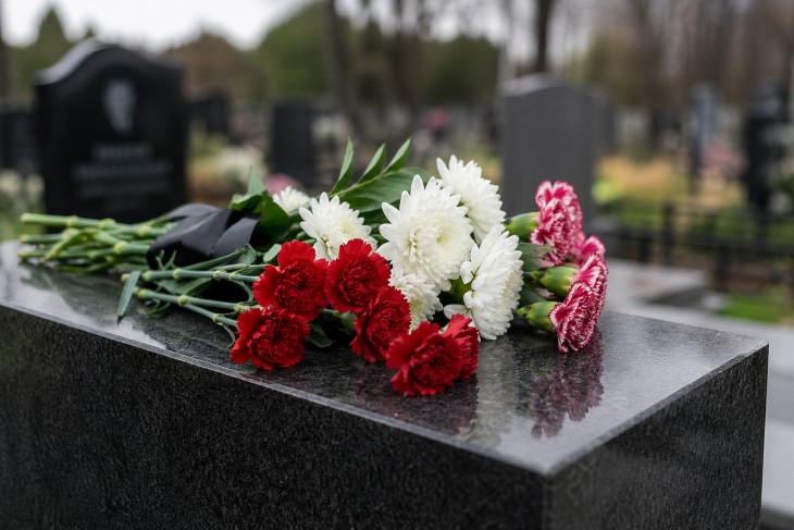 В Беларуси с 1 августа увеличат пособие на погребение — какую сумму будут выплачивать