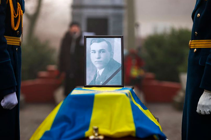 Останки погибшего под Кобрином военного летчика передали на его родину