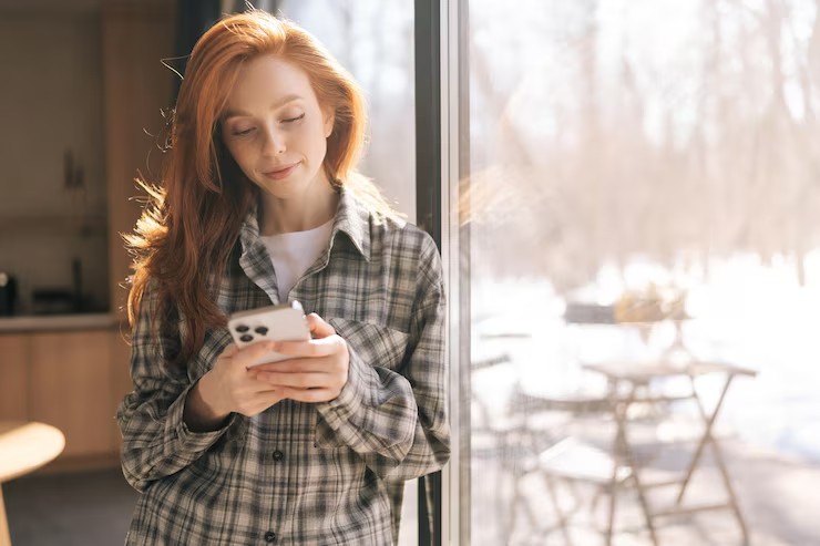 woman mobile phone 482921 14158