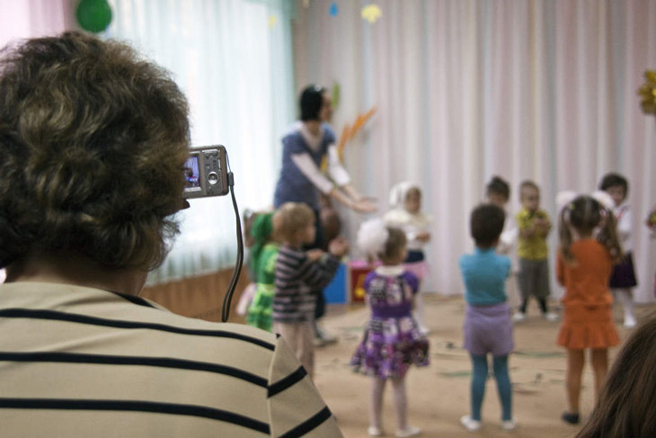 Можно ли родителям фотографировать и снимать на видео утренник в детском саду?