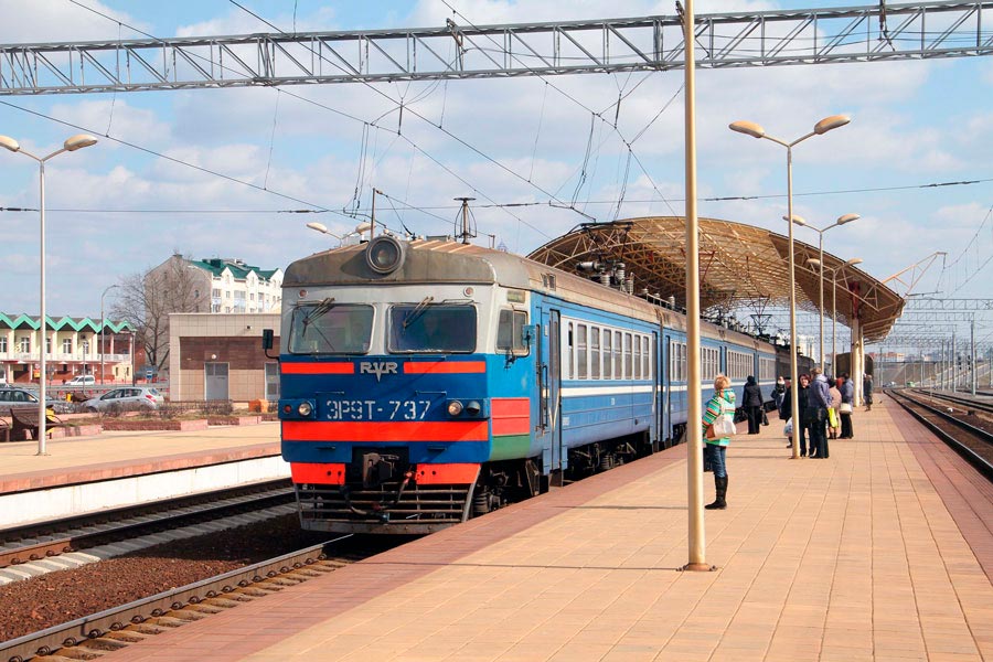 Пенсионерам с 1 мая предоставят скидку в 50% на проезд в поездах – но не во всех случаях