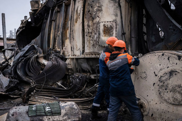 В Украине отключены от энергосистемы три АЭС – в стране открывают 4000 «пунктов несокрушимости»