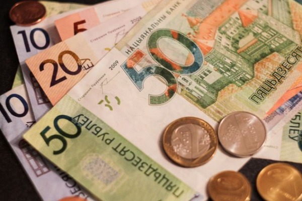 «Белпочта» досрочно выплатит пенсии в преддверии 8 марта