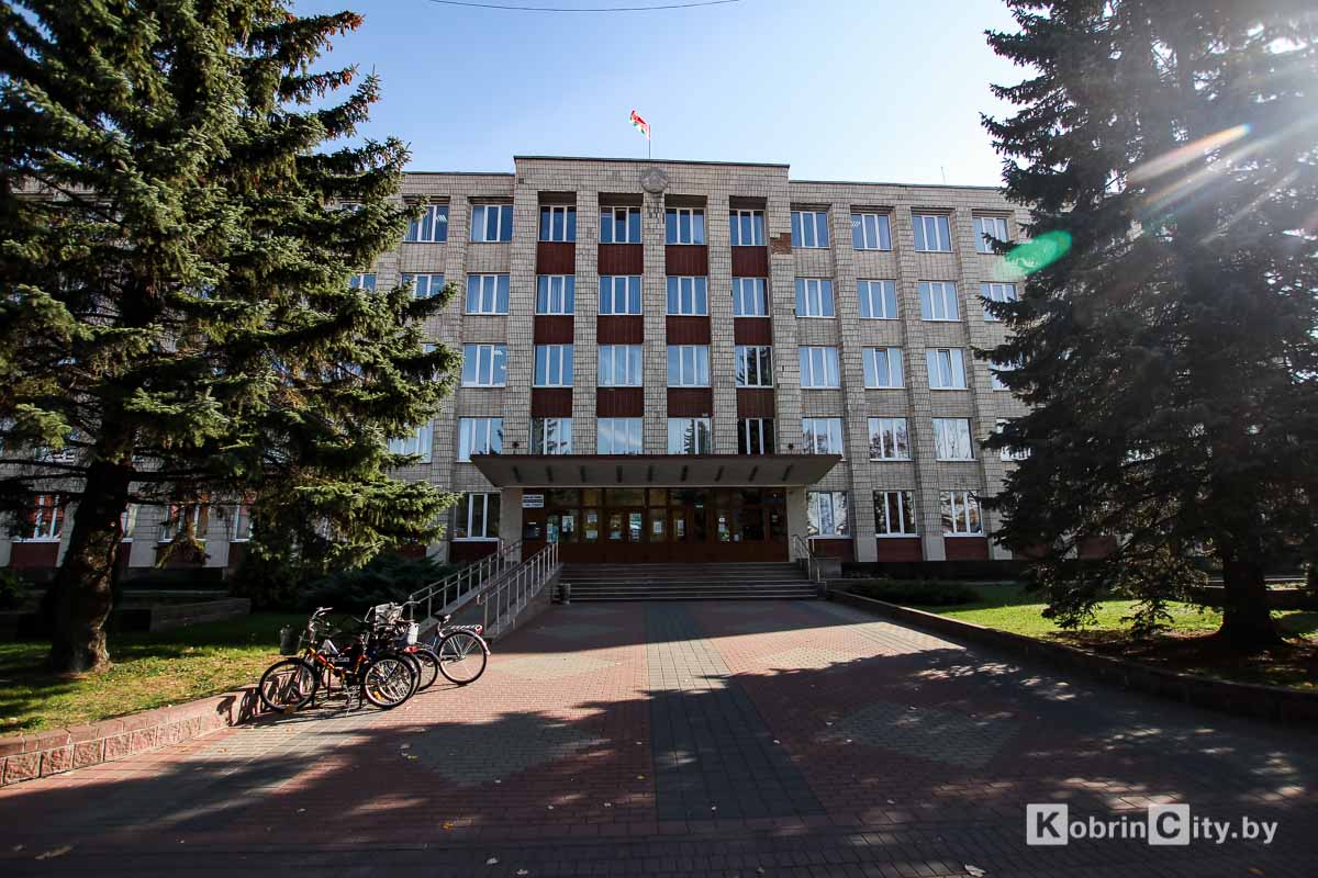 Осенняя прогулка по Кобрину. Яркий фоторепортаж