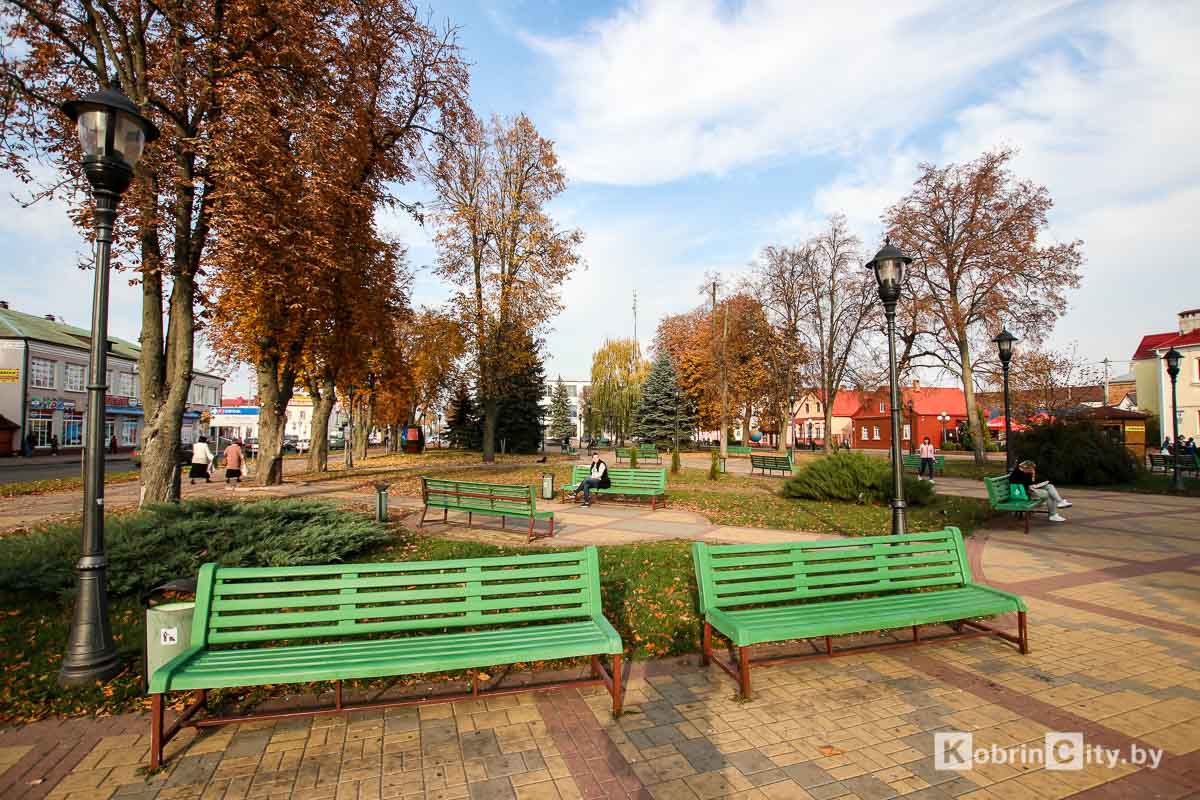 Осенняя прогулка по Кобрину. Яркий фоторепортаж