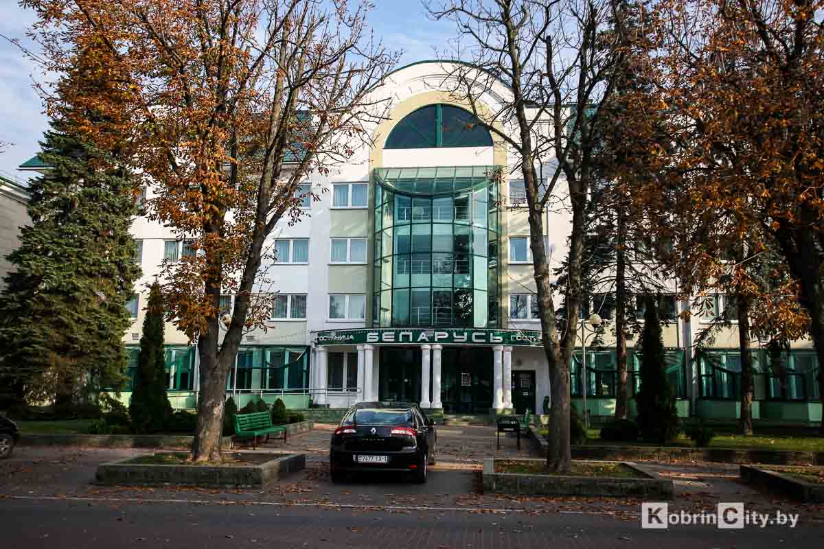 Осенняя прогулка по Кобрину. Яркий фоторепортаж
