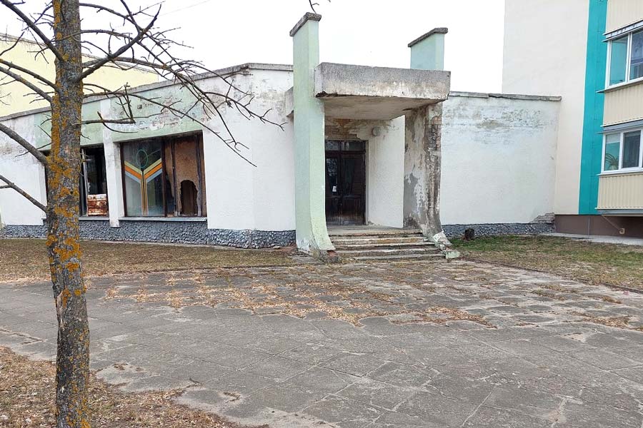 Здание спорткомплекса в агрогородке Ореховский ищет нового собственника, в Кобрине инвесторам предлагают акции двух предприятий