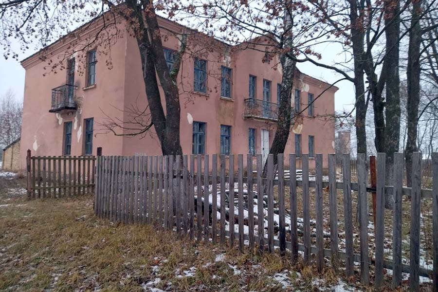 Кобринский РИК принимает предложения по вовлечению в хозоборот 6 зданий в агрогородке Дивин