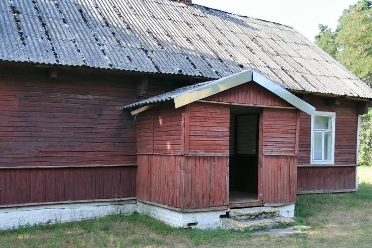 Здание клуба площадью 155 кв.м. в д. Болота Кобринского района предлагают вовлечь в хозоборот