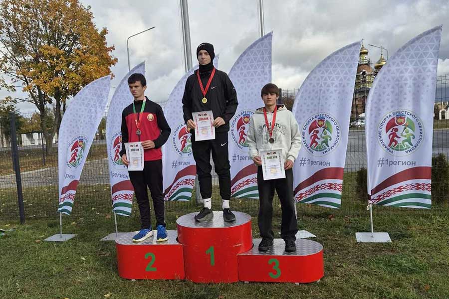 Кобринские легкоатлеты завоевали командное серебро на чемпионате Брестской области по кроссу