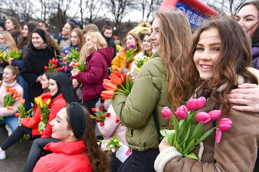На 1163 женщины по статистке 1000 мужчин. Белстат опубликовал статистический обзор к 8 Марта