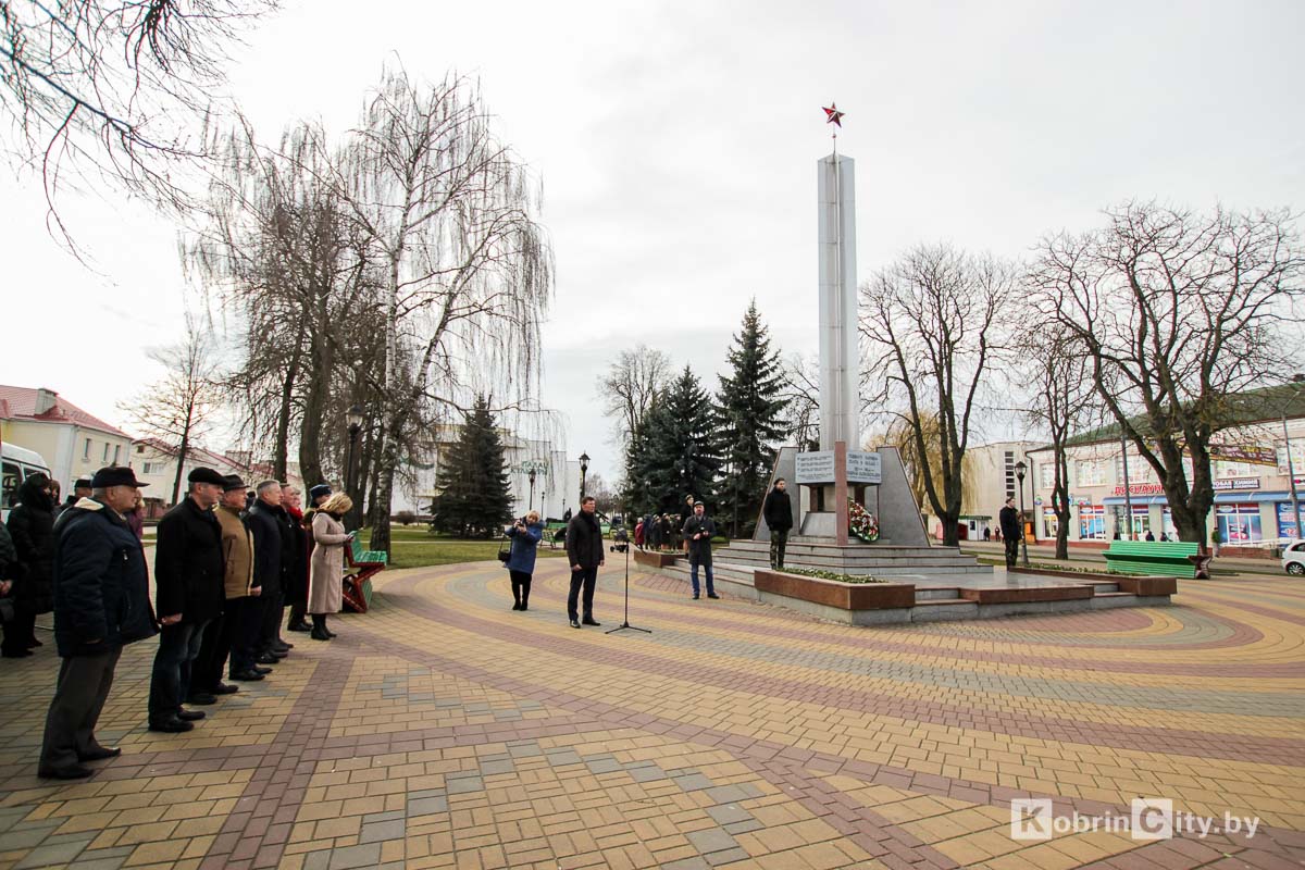 В Кобрине в сквере имени Арсения Морозова 21 февраля состоялся митинг
