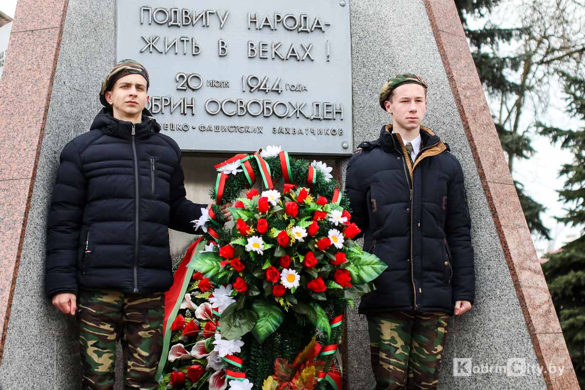 В Кобрине в сквере имени Арсения Морозова 21 февраля состоялся митинг