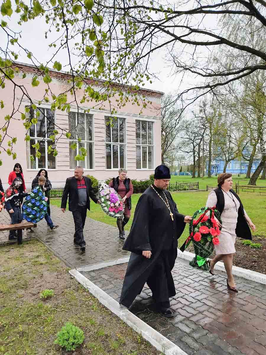 Чтобы помнили… В Кобринском районе почтили память героев Великой Отечественной войны и погибших мирных жителей