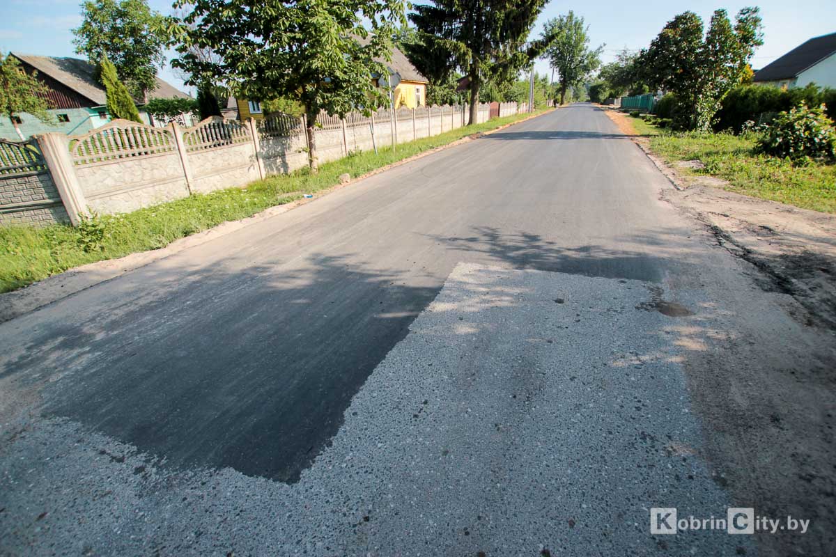 Во Фруктовом и Мазурях положили асфальт