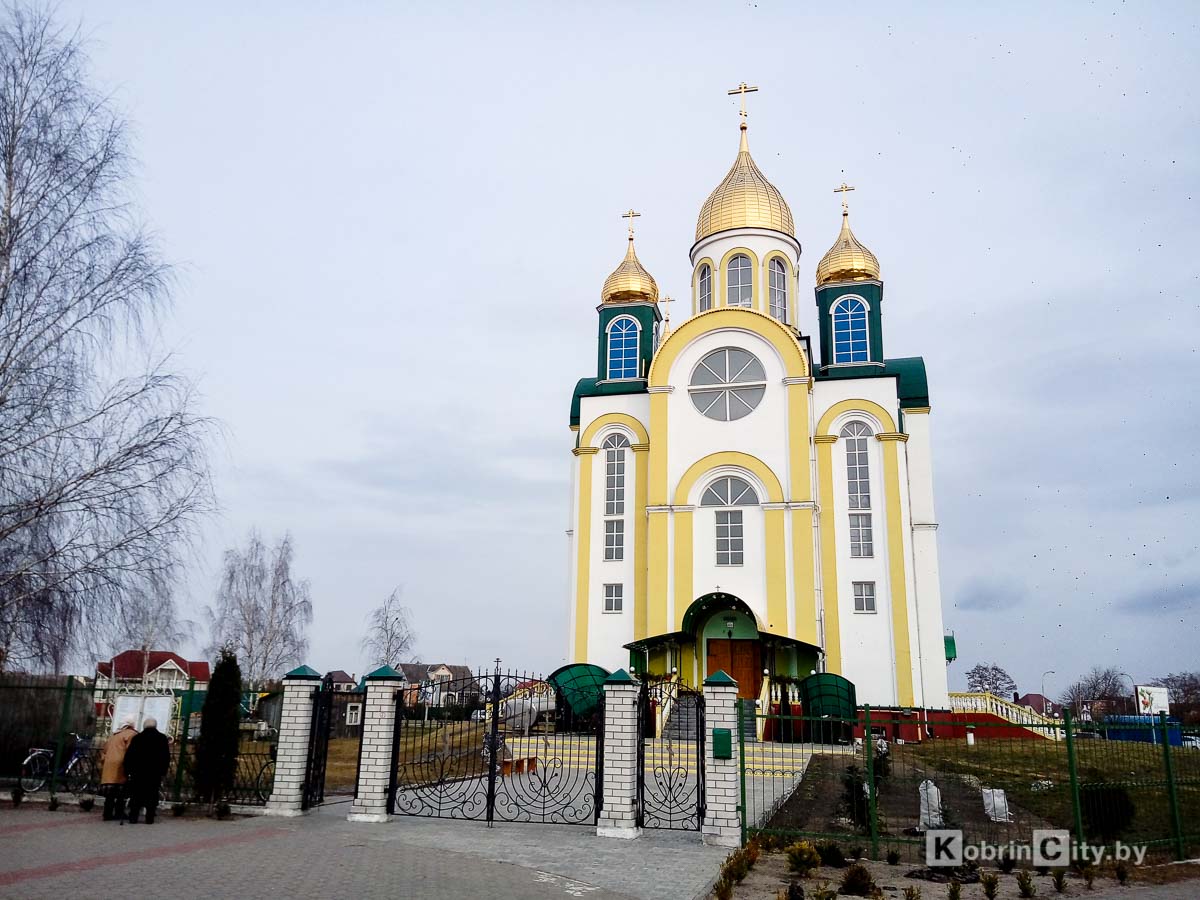 16 апреля в 19.30 в Кобринской церкви Рождества Христова состоится встреча-беседа молодежи с детским врачом-офтальмологом Ильюком Алексеем Викторовичем, врачом-педиатром Ильюк Мариной Романовной