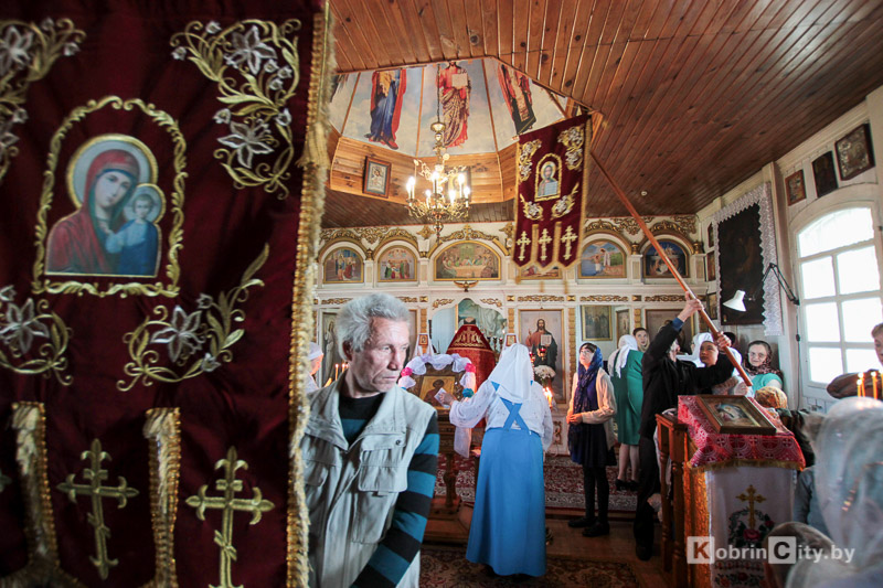 В Свято-Георгиевском храме Кобрина отметили престольный праздник
