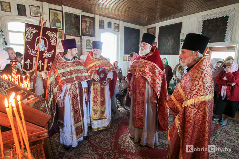 В Свято-Георгиевском храме Кобрина отметили престольный праздник
