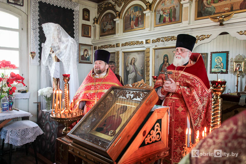 В Свято-Георгиевском храме Кобрина отметили престольный праздник