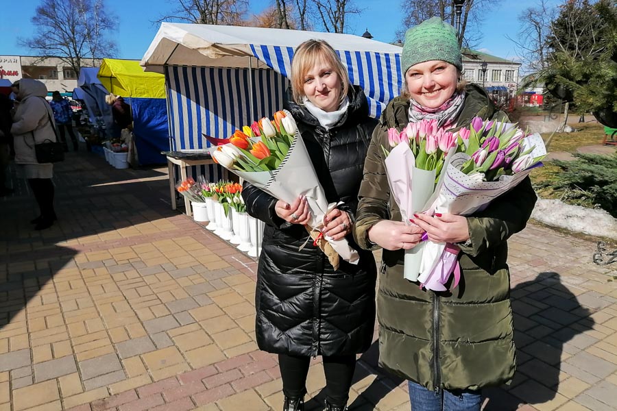 Праздничное настроение: какие цветы и подарки можно купить в Кобрине к 8 марта