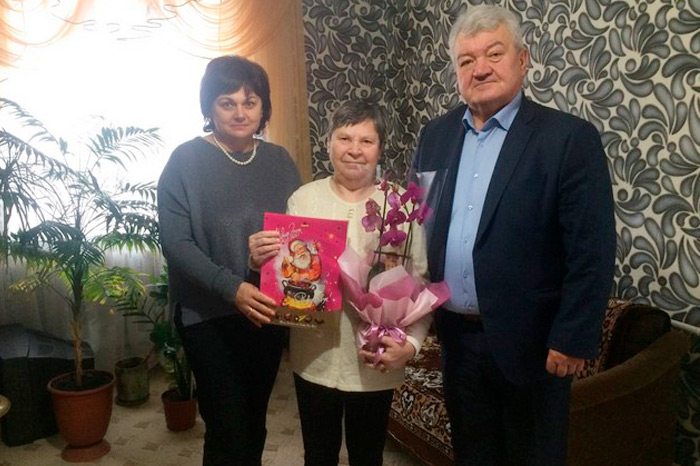 Антонина Петровна Миколайчук, бывший директор Шеметовской школы Кобринского района, отметила 70-летний юбилей