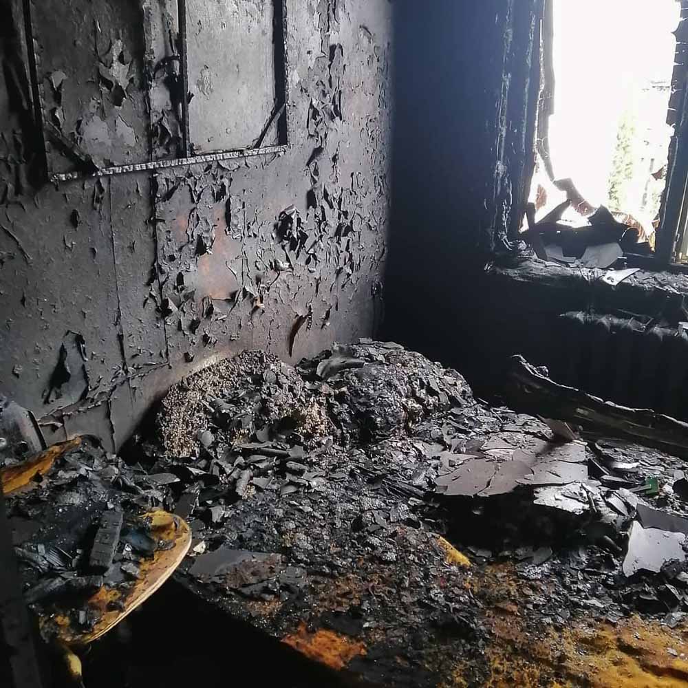 Семья из Кобрина, потерявшая из-за пожара дом 16 марта, просит помощи