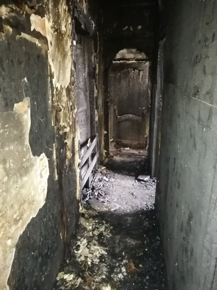 Семья из Кобрина, потерявшая из-за пожара дом 16 марта, просит помощи