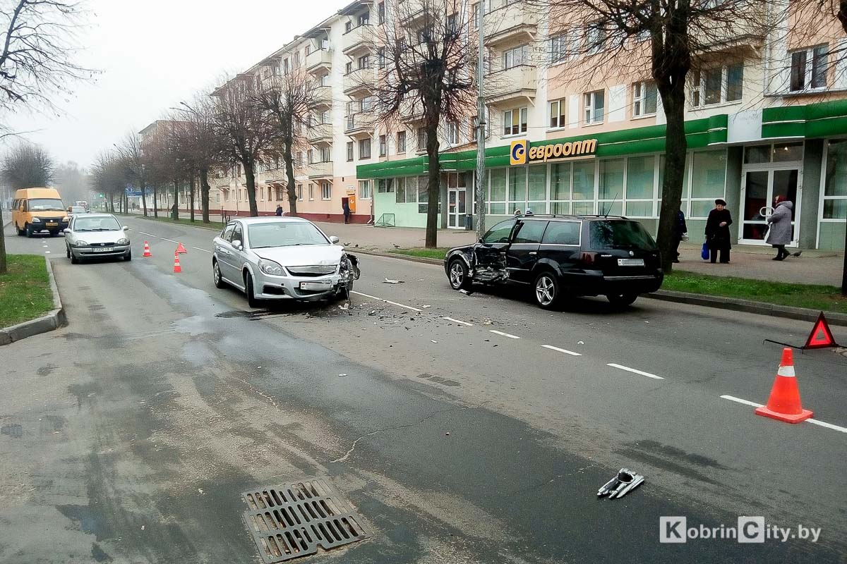 ДТП центре Кобрина - 12 ноября 218