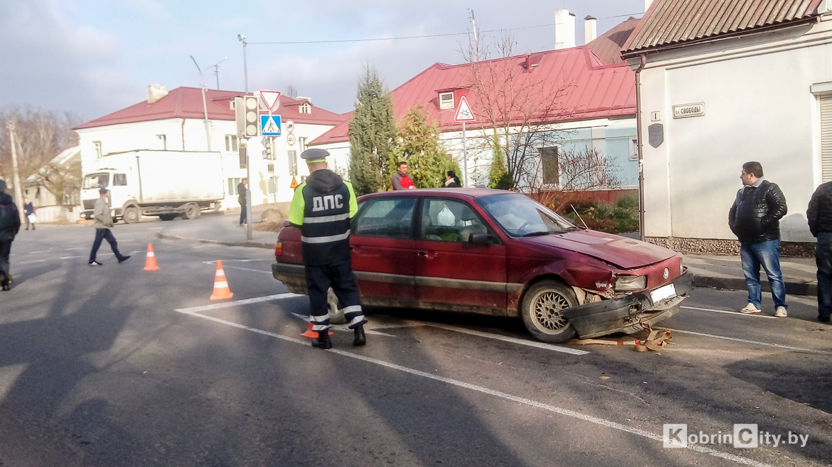 ДТП в Кобрине с участием 5 машин. 7 ноября 2018