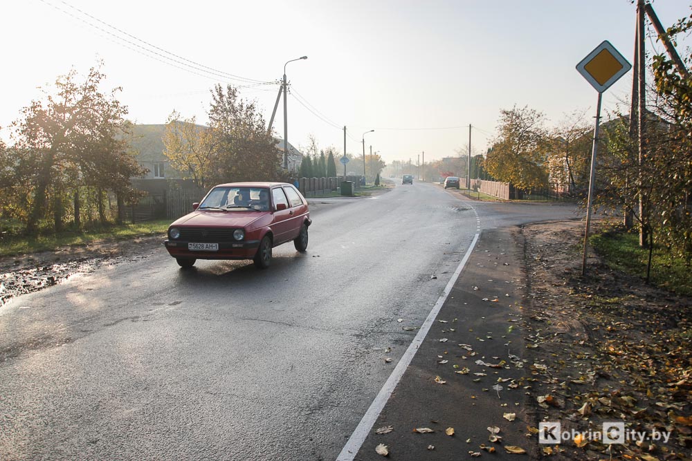 Новые знаки приоритета на перекрёстке улиц Свердлова и Чкалова