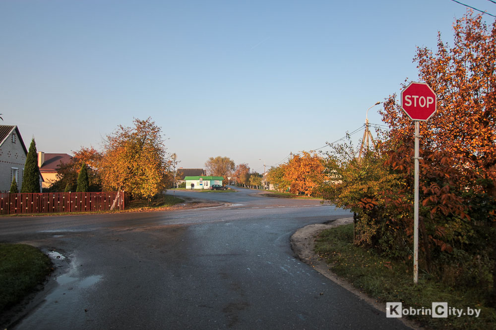 Новые знаки приоритета на перекрёстке улиц Свердлова и Чкалова