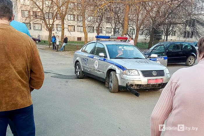 В Кобрине пьяный водитель, скрываясь от ГАИ, протаранил три автомобиля
