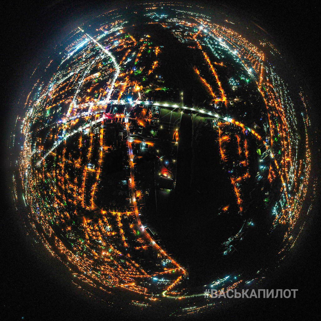 Пролетая над ночным Кобрином. Январь 2020